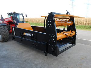 Emily Square and round bale spreader